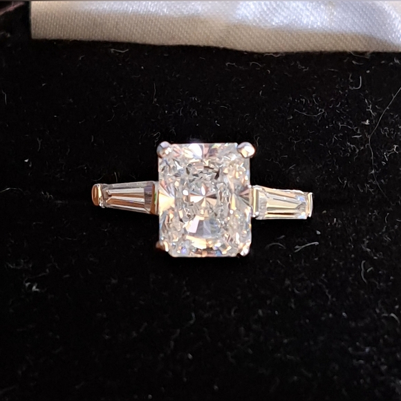 Sterling Silver Cubic Zirconia Ring Size 6 - Picture 14 of 15